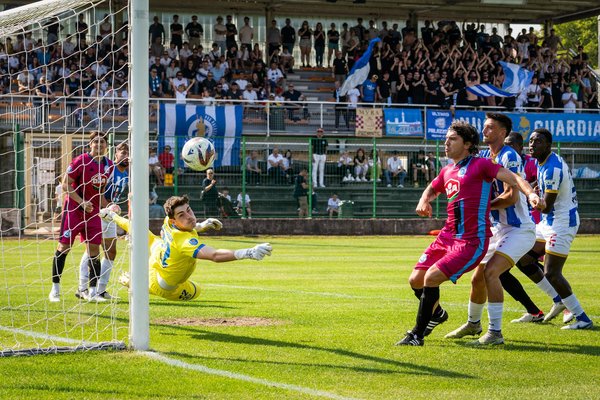 What are the best practices for UK sports clubs to enhance athlete nutrition?