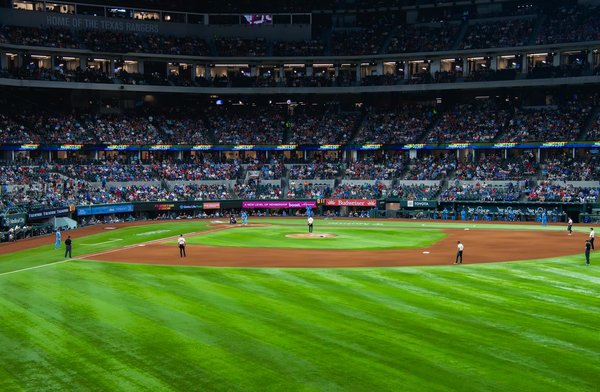 What are the best exercises for improving the explosiveness of a basketball player's jump?