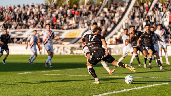 How can football players use biofeedback to improve their physiological responses during matches?